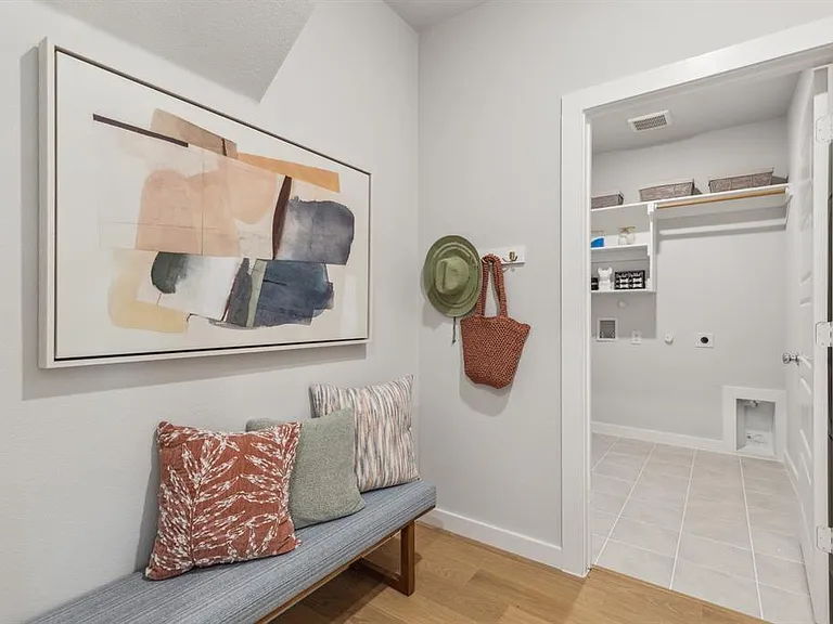 4700 Sandburg St — Photo 23