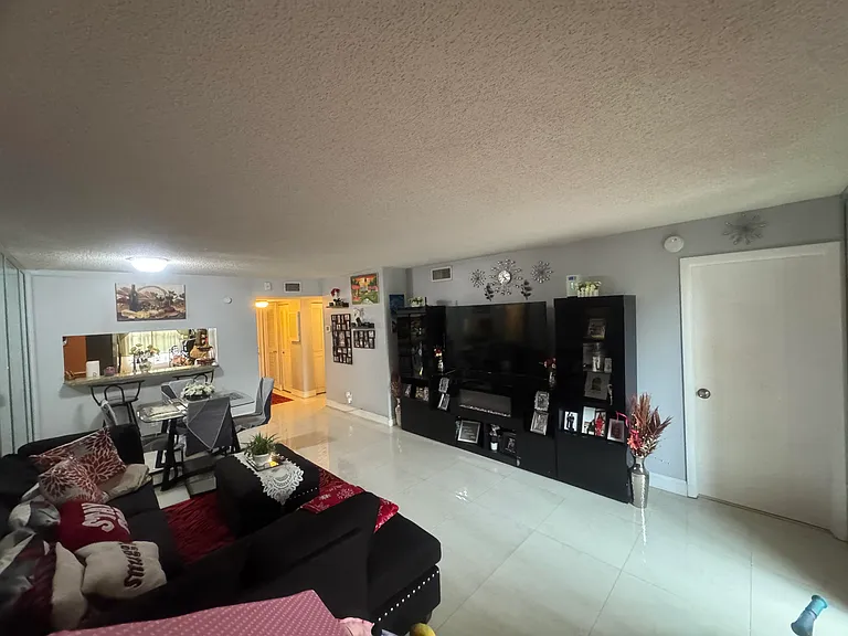 6575 W Oakland Park Blvd — Photo 7