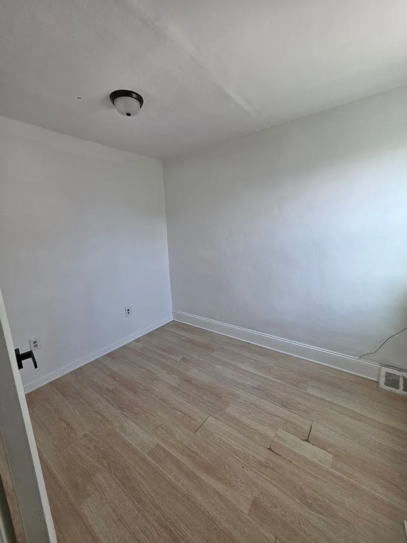 Beautiful 2 Bed, 2 Bath South Philly Home with Large Rear Yard | 2228 Cross St — Photo 4