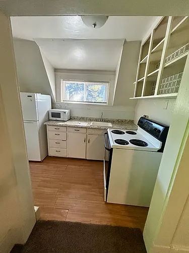 1311 W 9th Ave #3 Photo 1