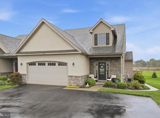 127 Anna Ln, Elizabethtown, PA 17022