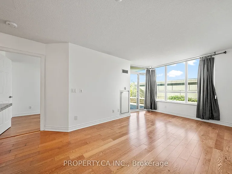 15 Greenview Ave #309 — Photo 7