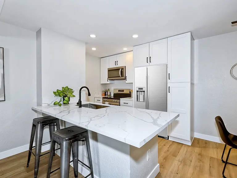 9209 Village Glen Dr #146 — Photo 1