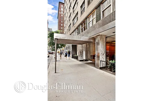 Sold by Douglas Elliman | media 22
