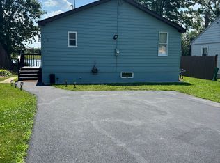 23 Manhattan Park Dr, Pennellville, NY 13132