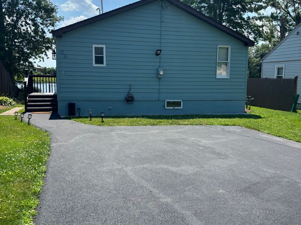 23 Manhattan Park Dr