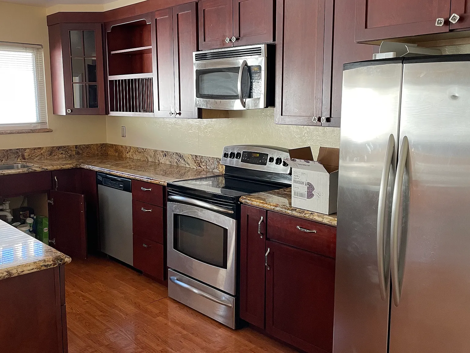 3 bed, 1787 sqft, $3,900 — Photo 4