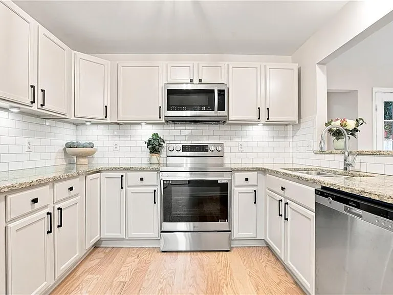 5527 Bridge Pointe Dr — Photo 11