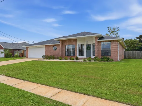 8869 Cagle Dr, Navarre, FL 32566