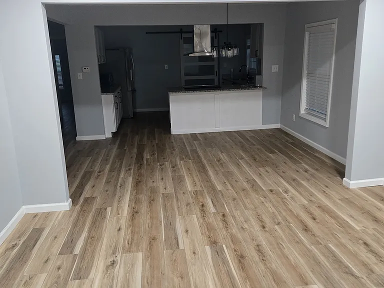 224 Stafford St NW — Photo 3
