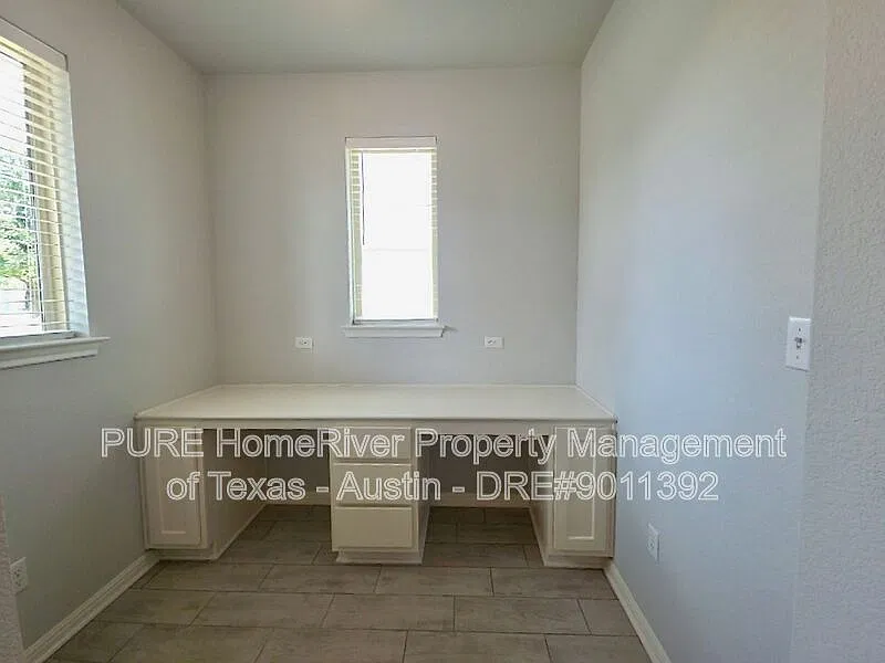 3 bed, 2.0 bath, 1627 sqft, $1,950 — Photo 4