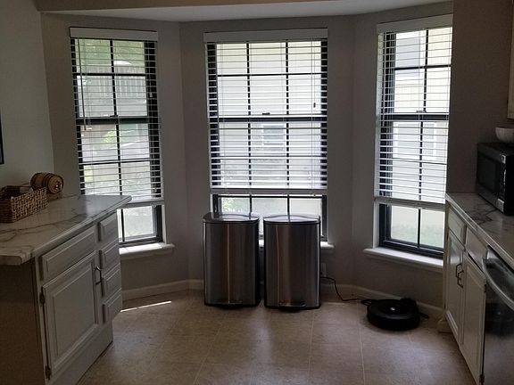 3rd image of 8529 Kessler St