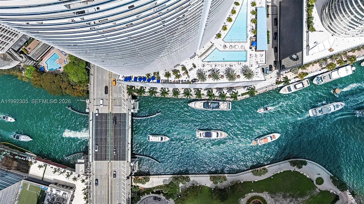 Building Photo - 200 Biscayne Boulevard Way #3311