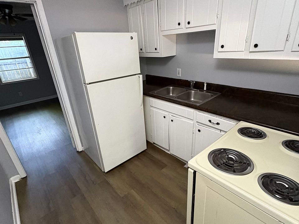 1st image of 510 High St #4