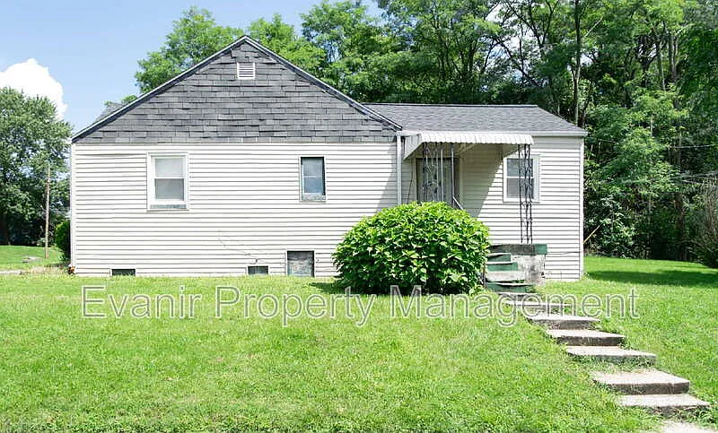 2 bed, 1.0 bath, 984 sqft, $985 — Photo 3