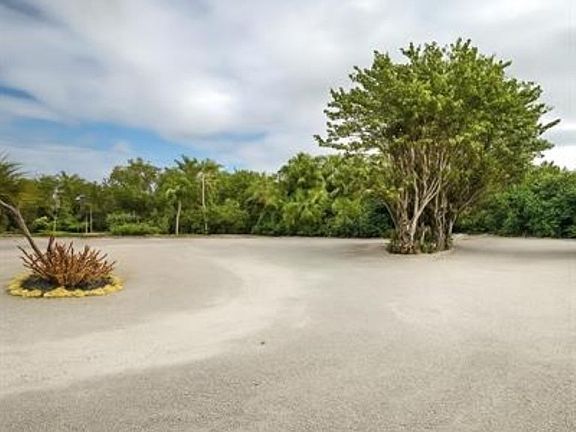 3rd image of 2761 W Gulf Dr