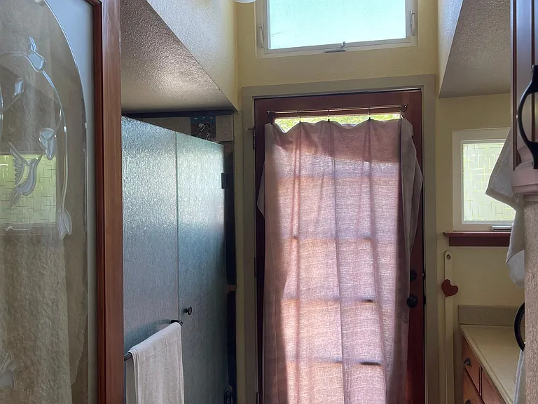 38th Ave — Photo 6