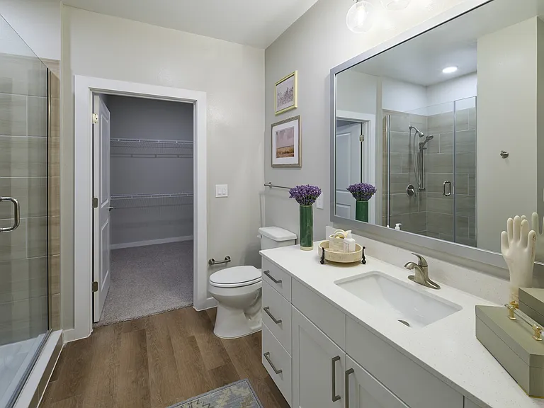 Avenida Carrollton - 55+ Active Adult Apartment Homes — Photo 32