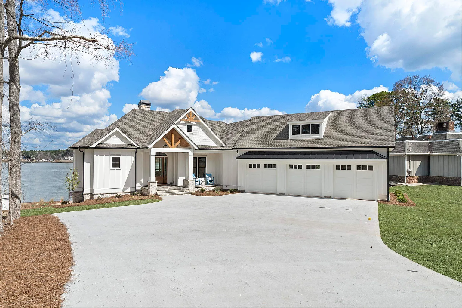 161 W Lakeview Dr photo 1