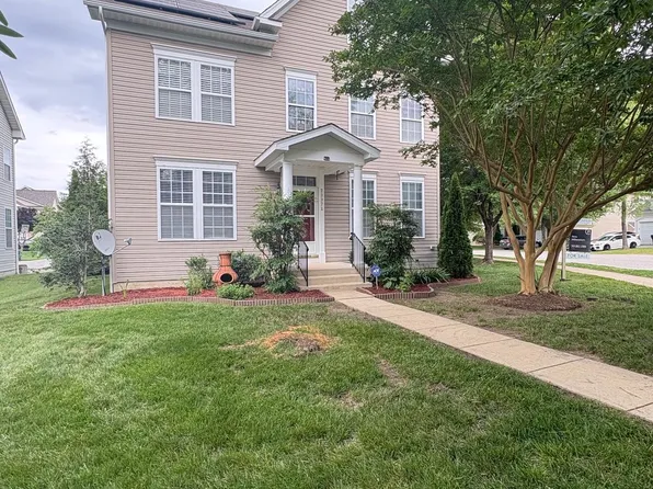 23371 Hosta Ln, California, MD 20619