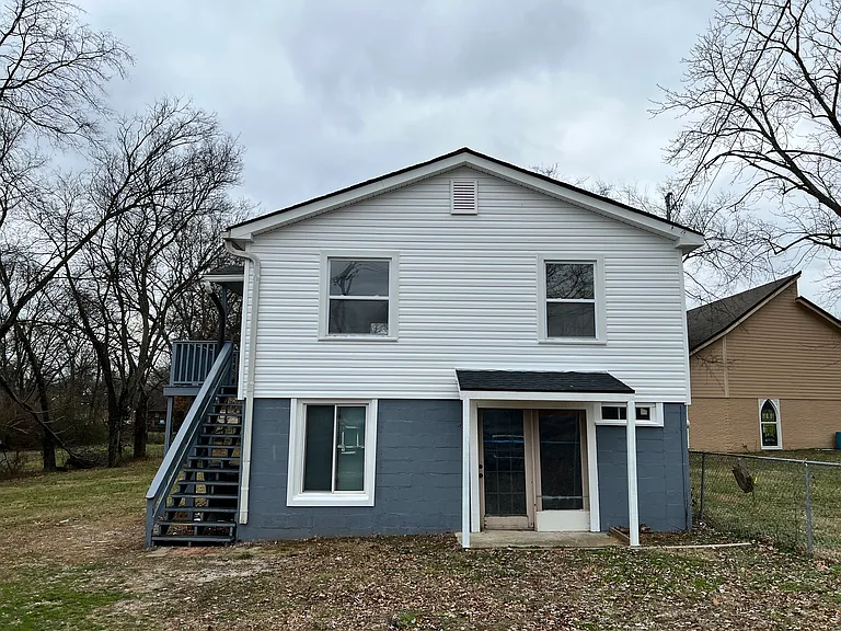711 W Eastland St #B — Photo 1