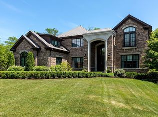 1155 Oak Ridge Dr, Glencoe, IL 60022