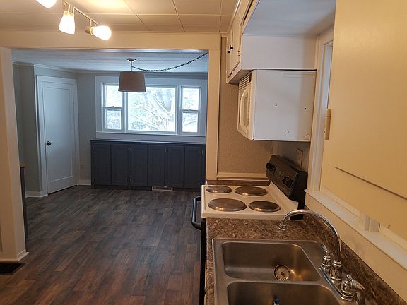 3rd image of 231 Chappell St