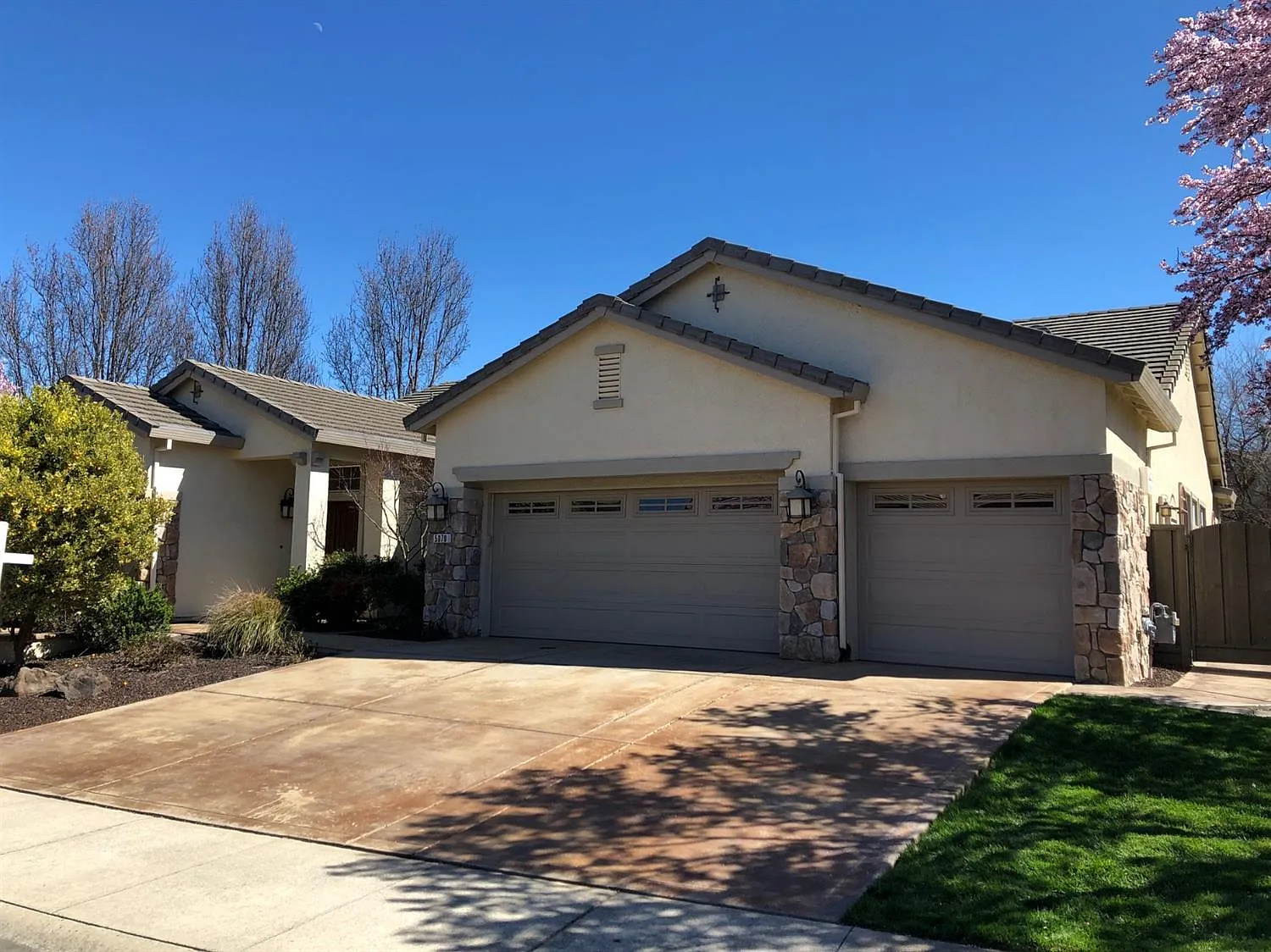5070 Monetta Ln photo 1