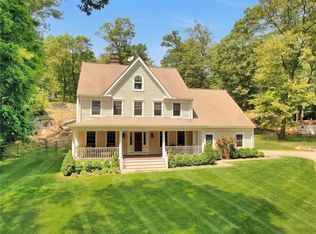 8 Raafenberg Rd, Tarrytown, NY 10591