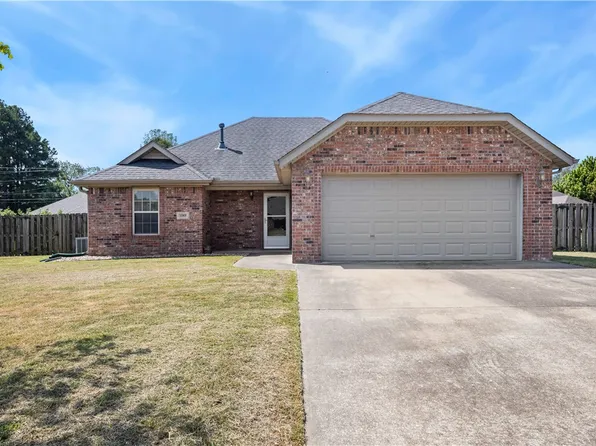 2369 Sara Alice Ct, Fayetteville, AR 72701