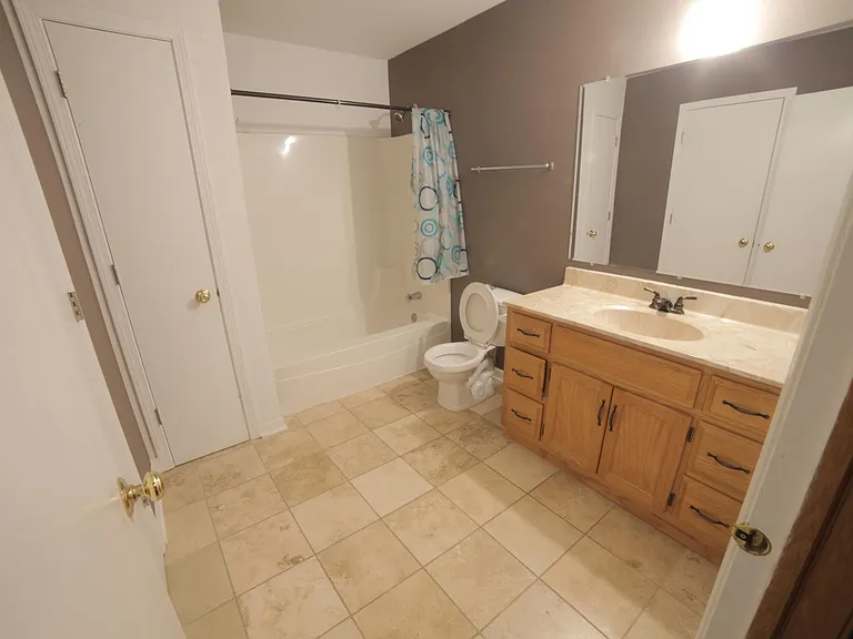 1576 Girard Ave — Photo 13