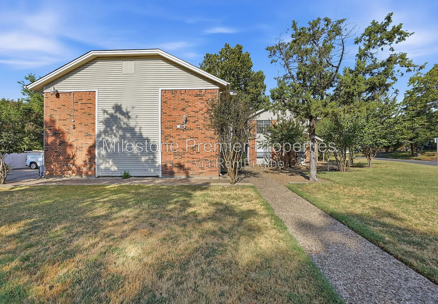 914 W Washington St — Photo 3