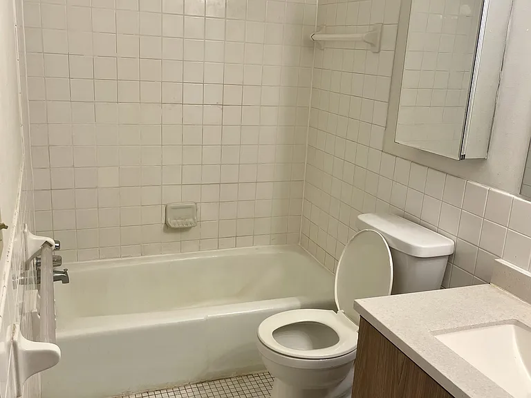 Hall Avenue Apartments — Photo 13