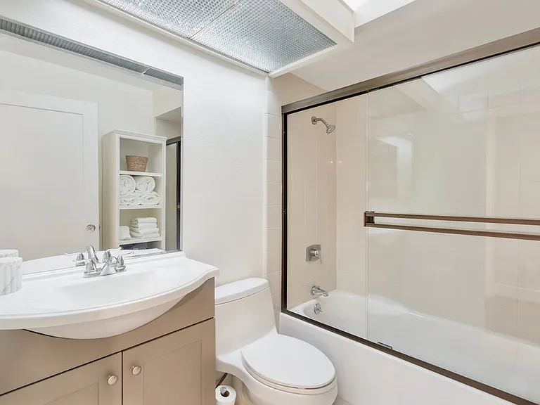 1522 Ynez Pl — Photo 17