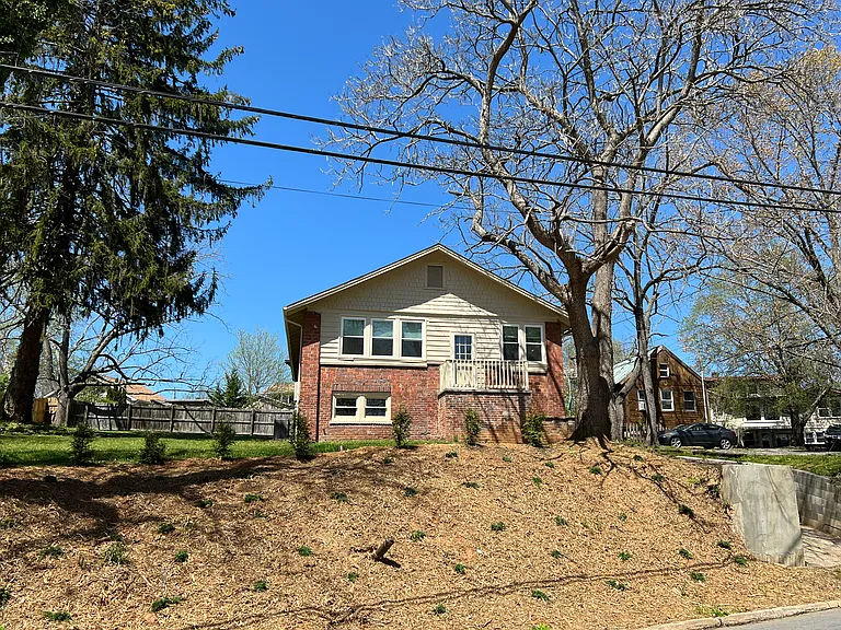 37 Sand Hill Rd — Photo 1