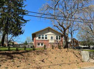 37 Sand Hill Rd, Asheville, NC 28806