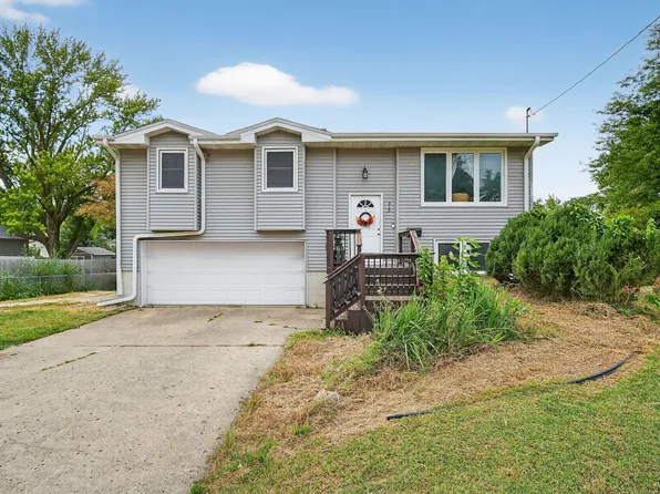 313 N 17th St, Adel, IA 50003