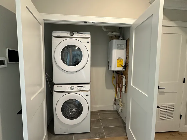 157 Everett St #306E — Photo 8