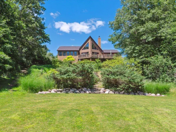 11826 E Creek Rd, Darien, WI 53114