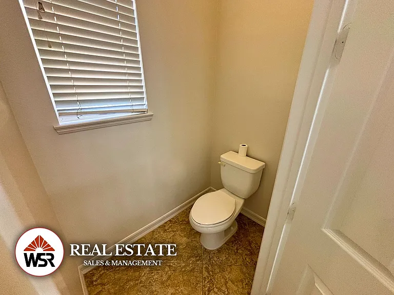 18691 Oak Park Dr — Photo 29