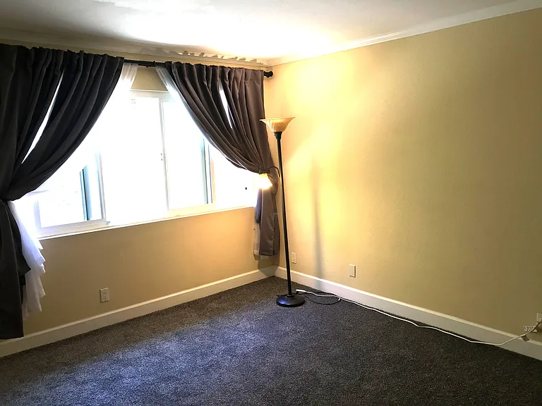 8533 Villa La Jolla Dr #F — Photo 8