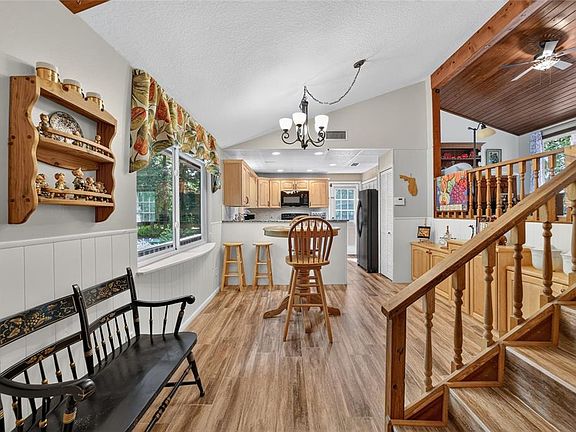 3rd image of 500 SW 43RD PLACE