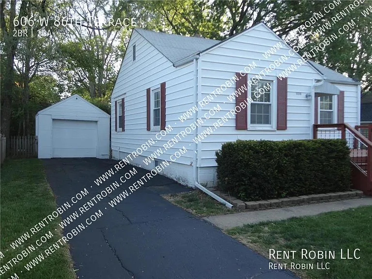 606 W 86th Ter — Photo 13