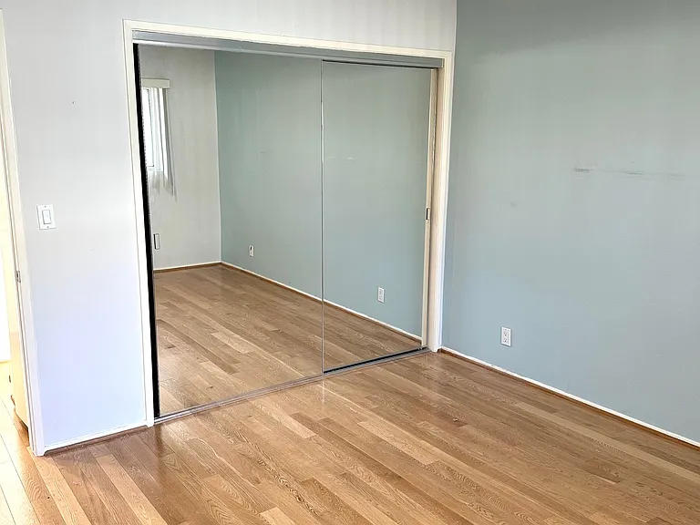 962 Granville Ave #9 — Photo 10
