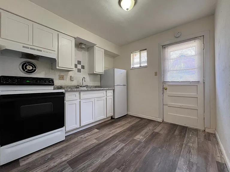 108 S 89th St #108 — Photo 8