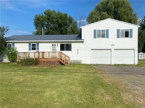 1270 County Route 12, Pennellville, NY 13132