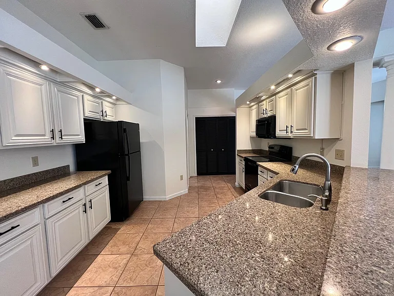 9639 Fox Hearst Rd — Photo 37