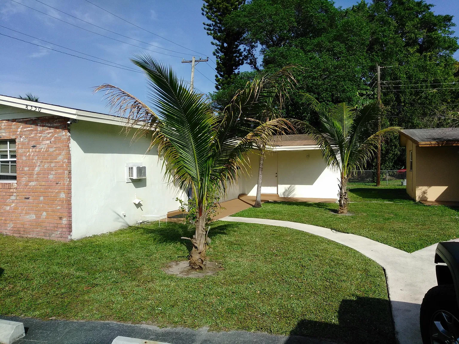 4350 NW 21st Ave — Photo 2