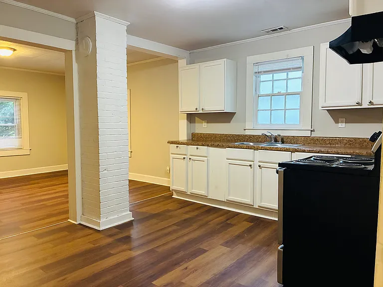 2554 Hemphill St — Photo 5