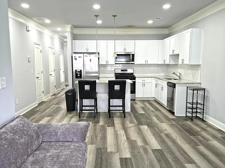 430 Village Creek Dr #B — Photo 10